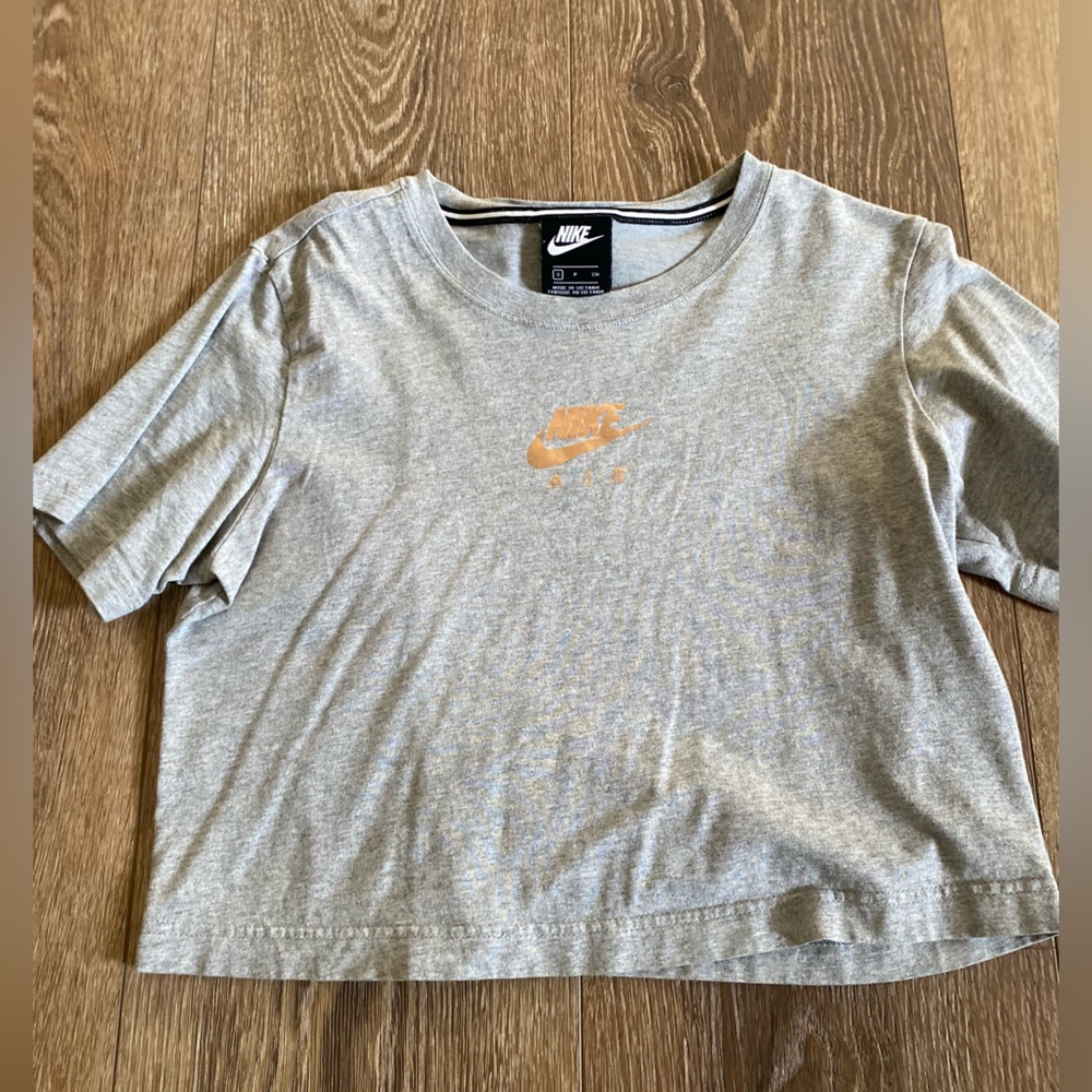 Nike Air gray and rose gold cropped tee